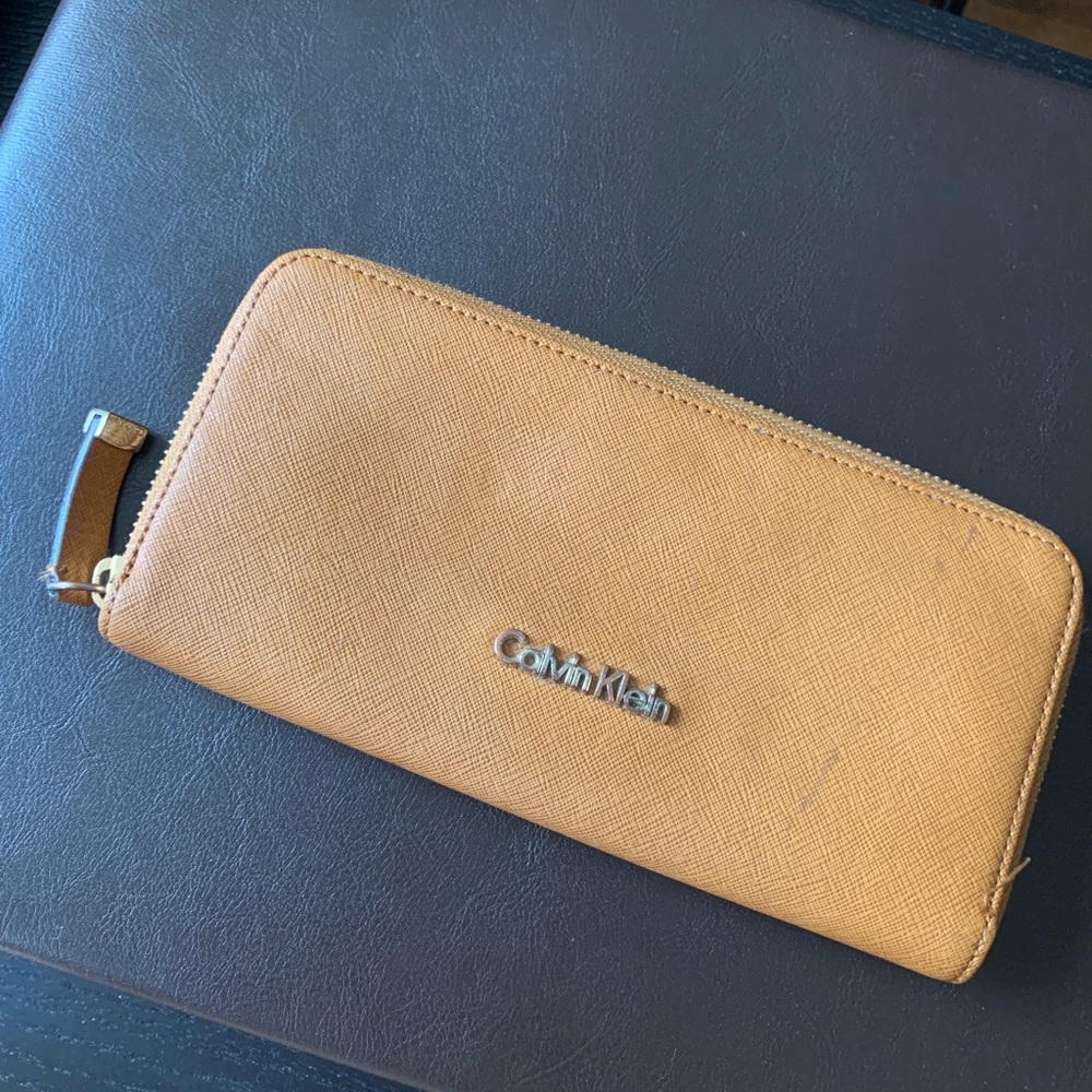 Wallet pouch